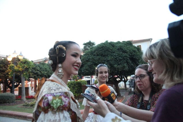 aida y noa son elegidas falleras mayores de denia 27