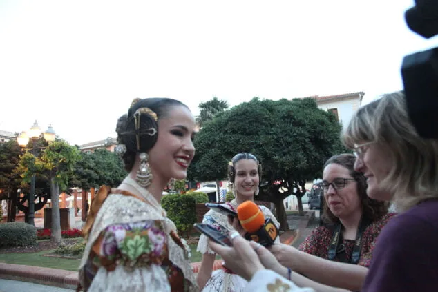 Así reaccionaron Noa y Aida al ser elegidas Falleras Mayores de Dénia 61 aida y noa son elegidas falleras mayores de denia 27