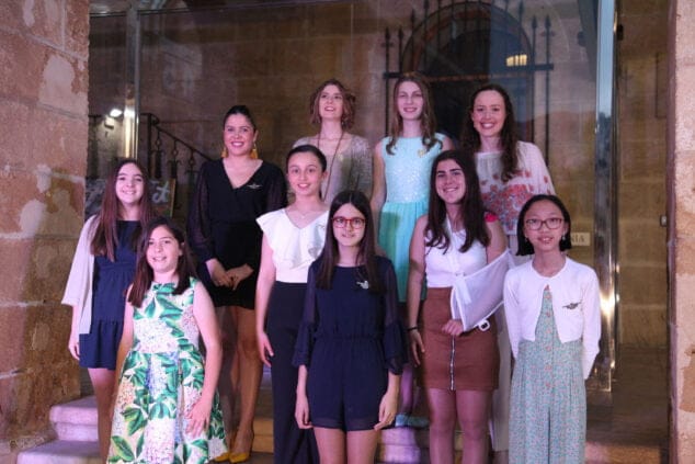 aida y noa son elegidas falleras mayores de denia 29