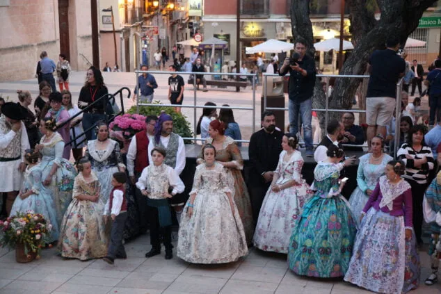 Así reaccionaron Noa y Aida al ser elegidas Falleras Mayores de Dénia 67 aida y noa son elegidas falleras mayores de denia 31