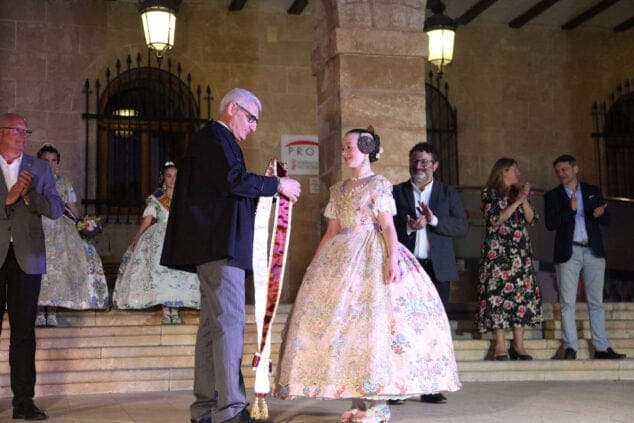 aida y noa son elegidas falleras mayores de denia 44