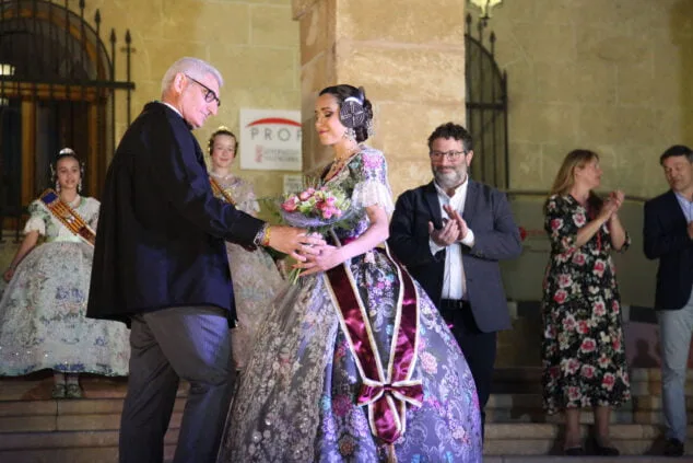 Así reaccionaron Noa y Aida al ser elegidas Falleras Mayores de Dénia 3 aida y noa son elegidas falleras mayores de denia 47