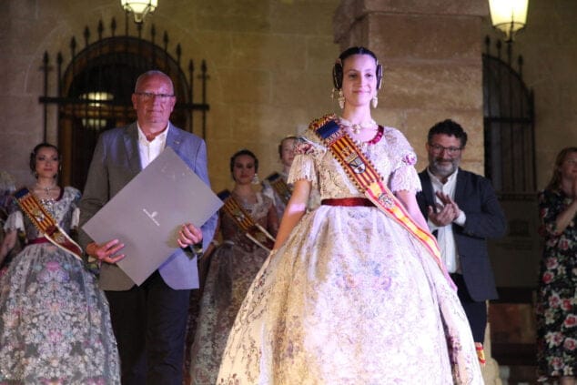 aida y noa son elegidas falleras mayores de denia 52