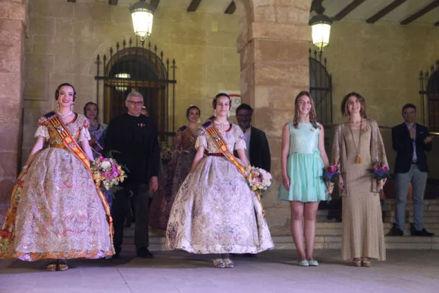Así reaccionaron Noa y Aida al ser elegidas Falleras Mayores de Dénia 28 aida y noa son elegidas falleras mayores de denia 70