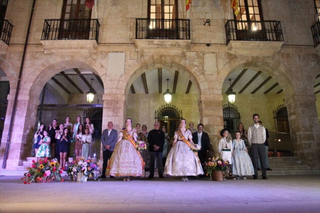 aida y noa son elegidas falleras mayores de denia 71