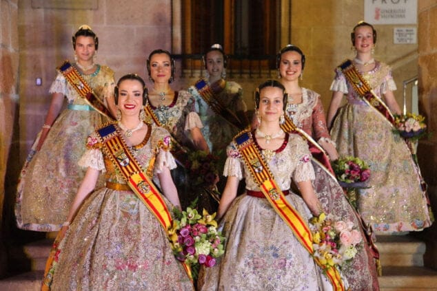 aida y noa son elegidas falleras mayores de denia 77