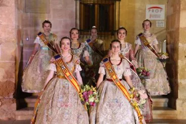 Aida y Noa son elegidas Falleras Mayores de Dénia 78