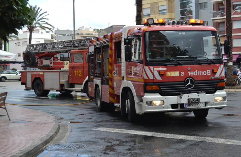 Camiones de bomberos en el centro de Dénia