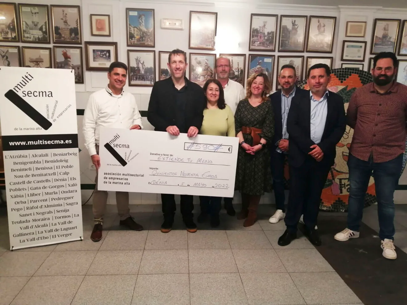 Cata Solidaria en el local de la Falla Centro de Dénia
