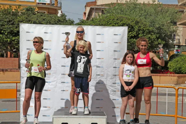 Imagen: Cindy Van Gerwen, Cristina García y Mari Carmen Lorenzo en el podio de la categoría Veterana B