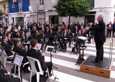 concierto de la banda de musica de denia en la falla saladar