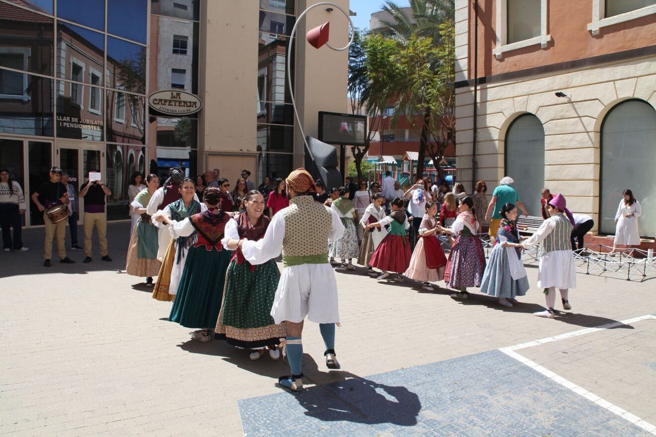 Cuarta edición de Dansant a la Marina en Dénia 11