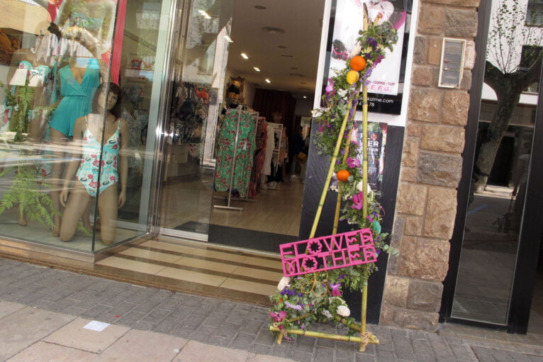 Dénia showcase decorated for the celebration of the Flower Mother