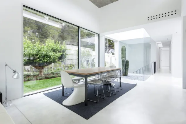 interior y exterior de la vivienda se mimetizan