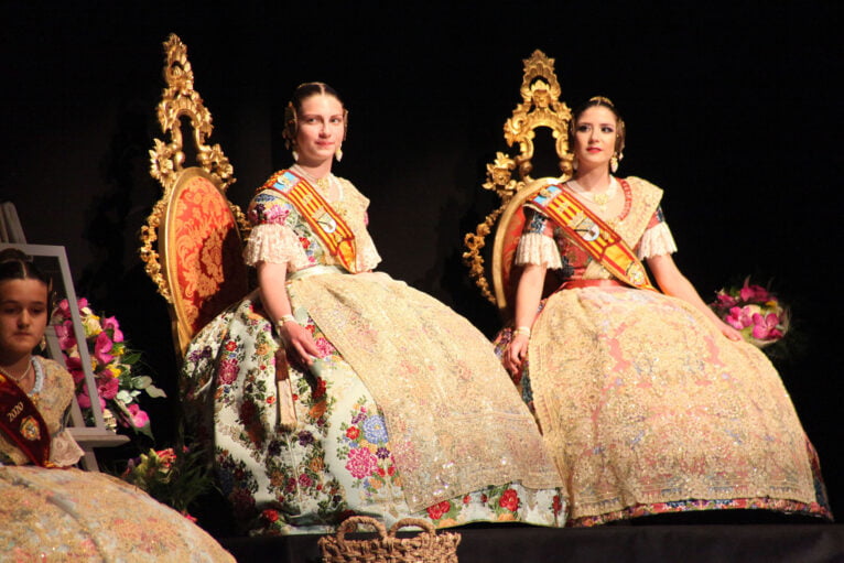 The Falleras Mayores de Dénia 2022 on the usual stage of the presentations