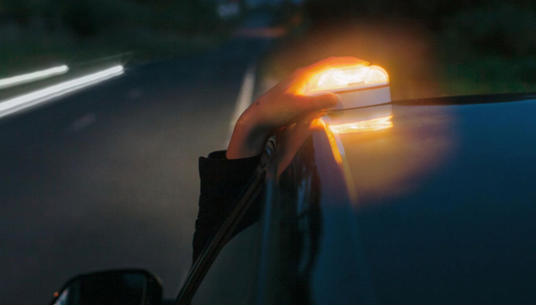 Luz de emergencia V16 para tu vehículo