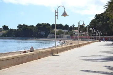 Paseo junto a la Marineta Cassiana