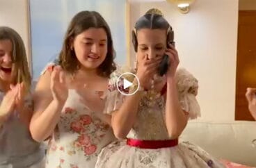 Play Noa Dacosta recibe la llamada del alcalde