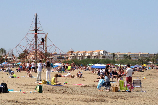 Imagen: Playa Punta del Raset durante la Pascua pasada