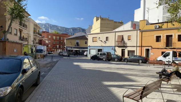 Imagen: Plaza Valgamedios, o plaza Oeste, tras la remodelación