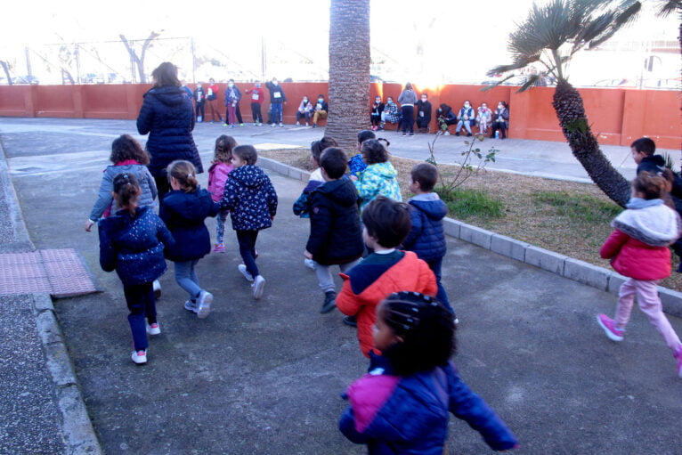 Actividades en el patio del colegio Vessanes de Dénia