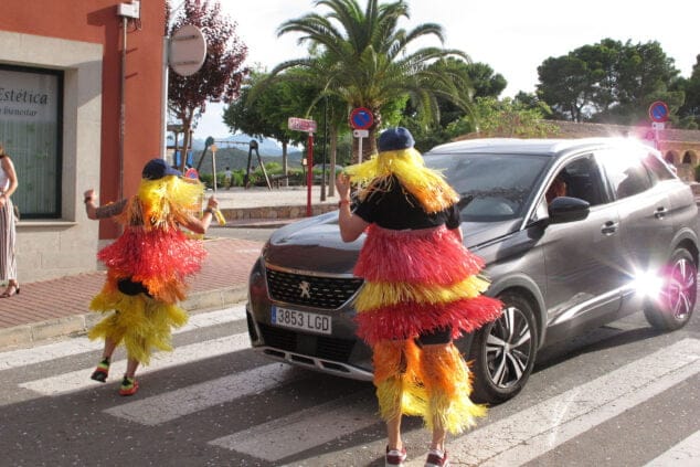 Los vecinos de Jesús Pobre se reencuentran con la fiesta en el desfile de carrozas 15 desfile de carrozas de jesus pobre de 2022 14