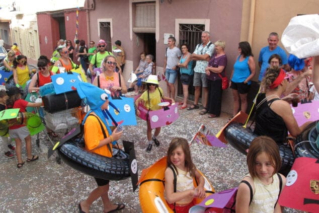 Los vecinos de Jesús Pobre se reencuentran con la fiesta en el desfile de carrozas 34 desfile de carrozas de jesus pobre de 2022 35