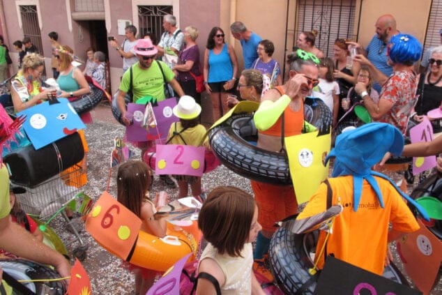 Los vecinos de Jesús Pobre se reencuentran con la fiesta en el desfile de carrozas 36 desfile de carrozas de jesus pobre de 2022 37