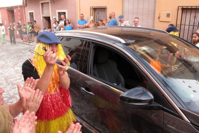 Los vecinos de Jesús Pobre se reencuentran con la fiesta en el desfile de carrozas 45 desfile de carrozas de jesus pobre de 2022 46