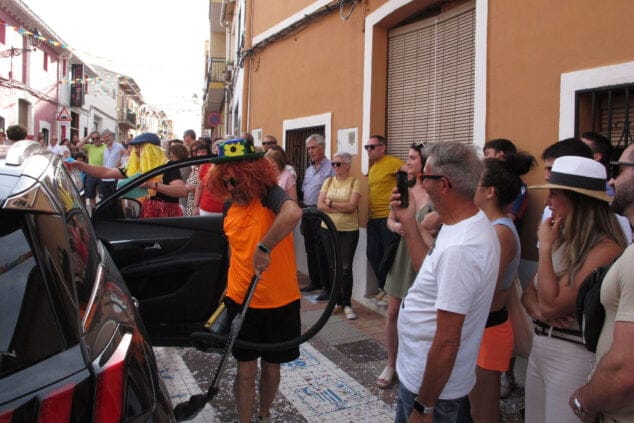 Los vecinos de Jesús Pobre se reencuentran con la fiesta en el desfile de carrozas 48 desfile de carrozas de jesus pobre de 2022 49