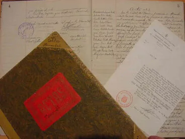 documentos guardados en el arxiu municipal de denia