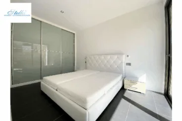 Dormitorio elegante con armario empotrado