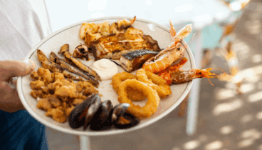 El rincón ideal para una comida junto al mar