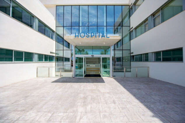 Image: entrée de l'hôpital hcb denia