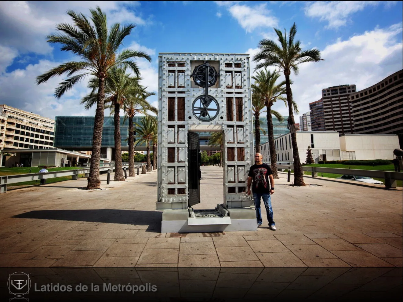Escultura de Viktor Ferrando donada a Dénia