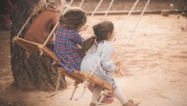 Kinder wachsen in ihren Werten und sind glücklich mit der Waldorfpädagogik