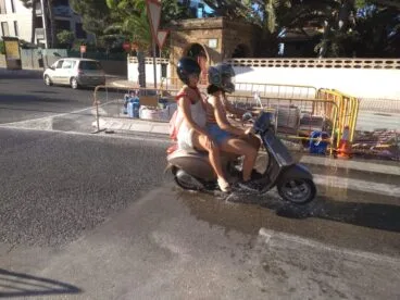 Motocicleta justo antes de sufrir la caída