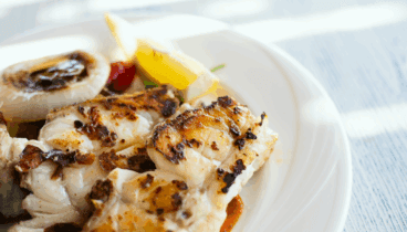 Pescado fresco preparado con todo el sabor local