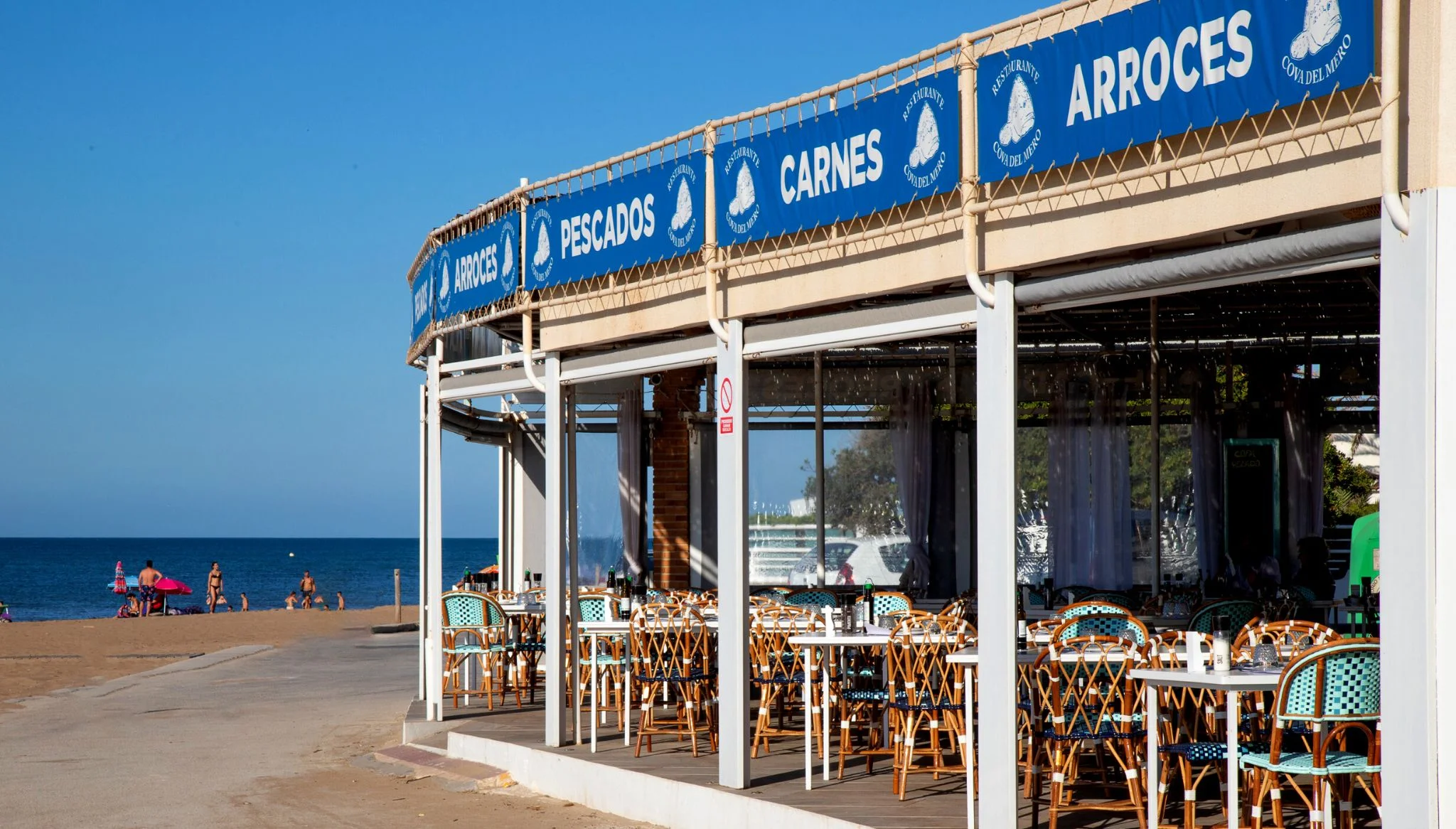 Restaurante Cova del Mero en primera línea de playa