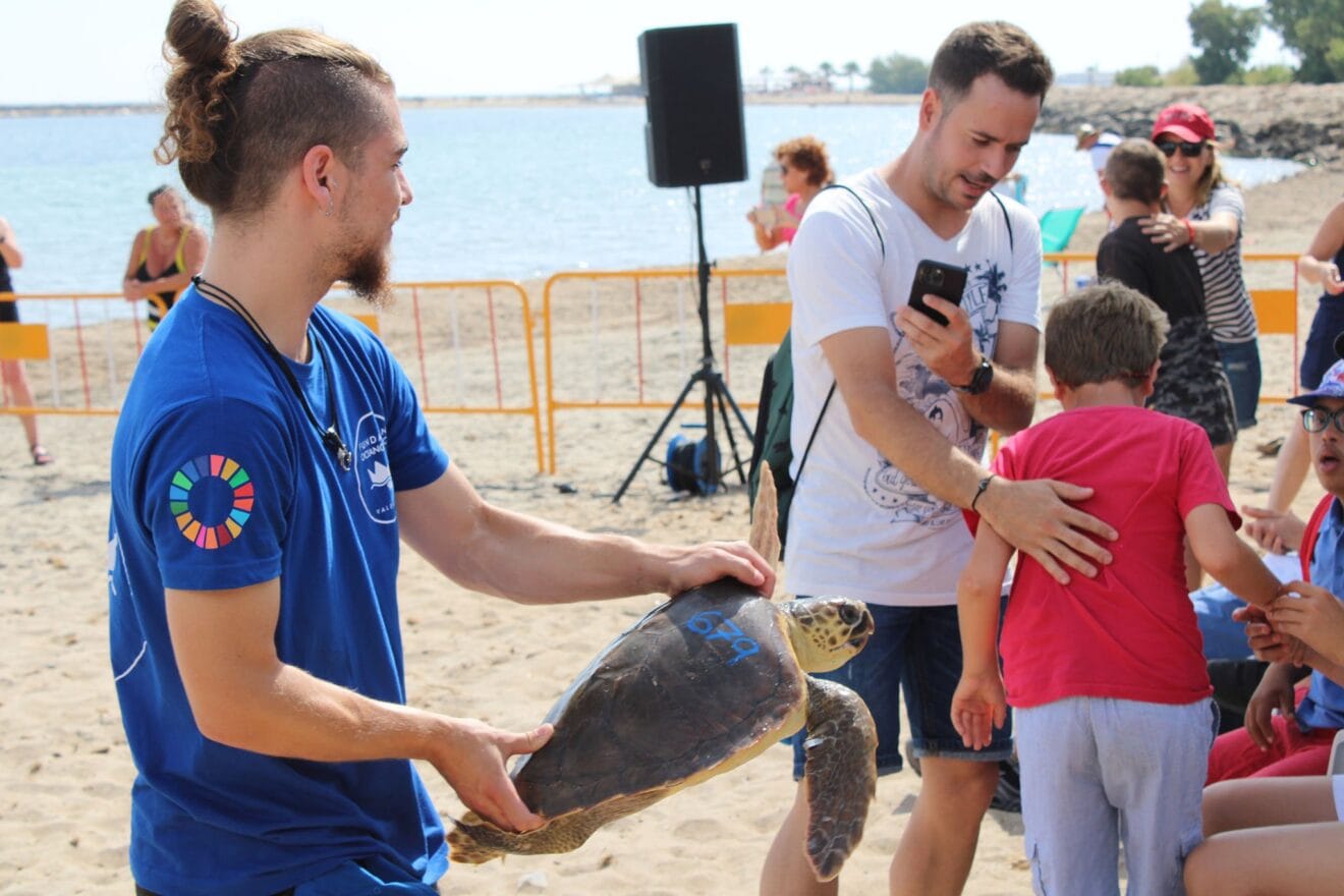 Suelta de tortugas en Dénia 09