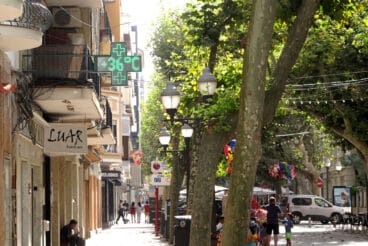 termometro de una farmacia de marques de campo de denia durante una ola de calor
