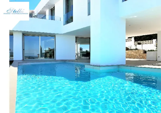 Villa de ensueño con piscina cristalina