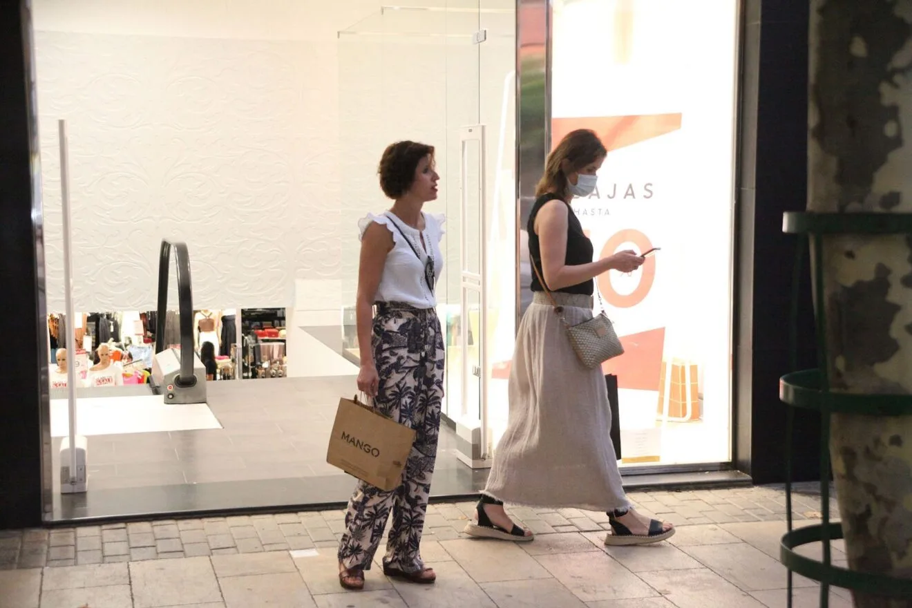 Ambiente durante la Noche Abierta de Dénia 04