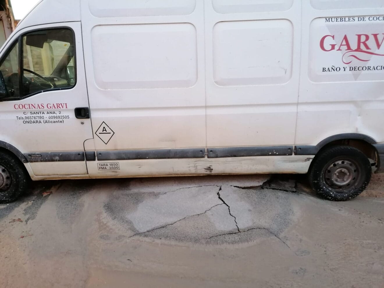 Calzada hinchada debido a la fuga