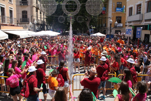 Image: Launch of the rocket announcing the start of the Fiestas de Dénia