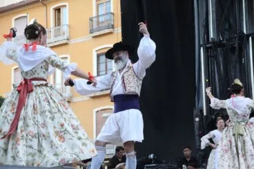 Concierto de Judit Neddermann y Aplec de Danses 17