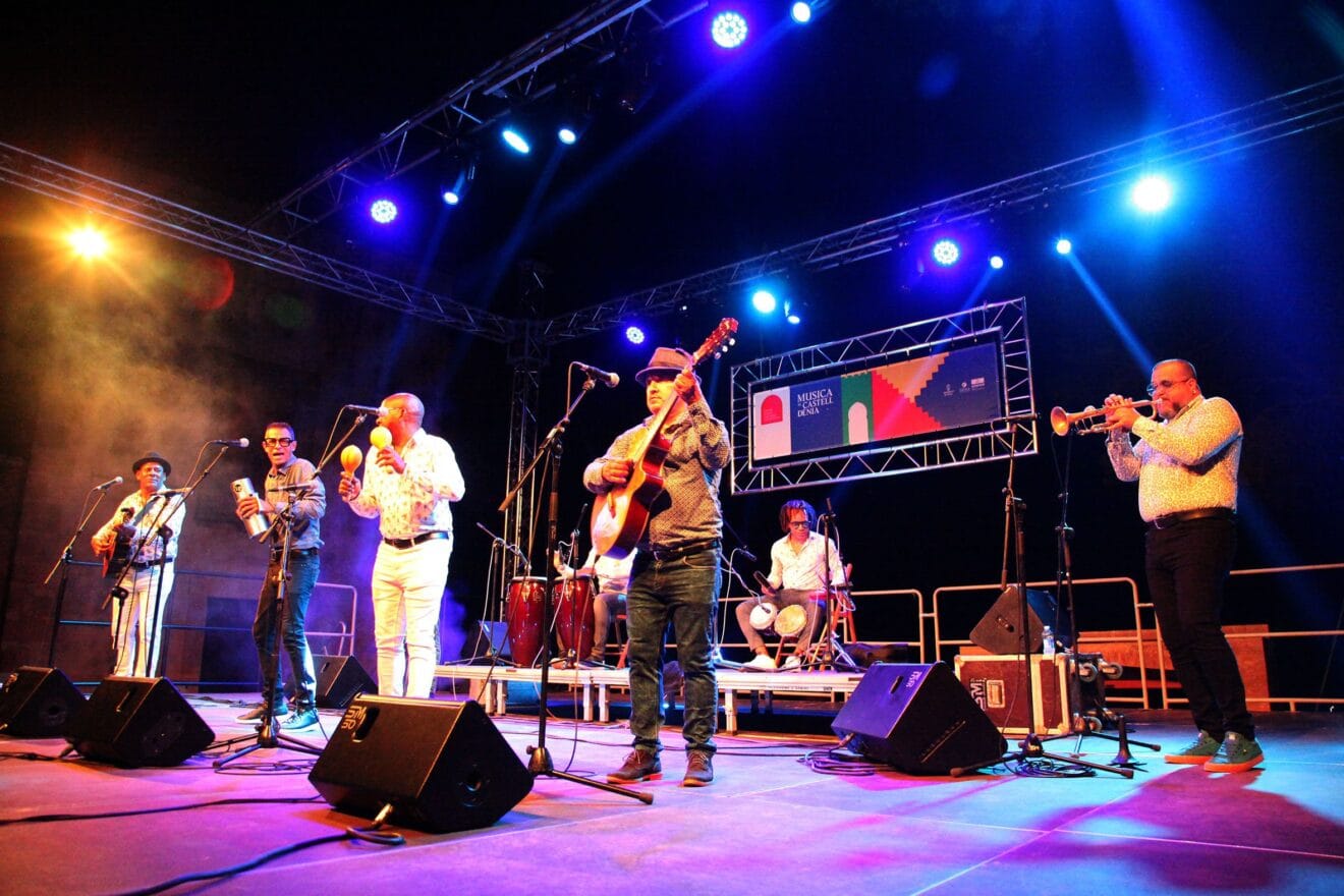 Concierto de Septeto Santiaguero en Música al Castell 2022 (18)