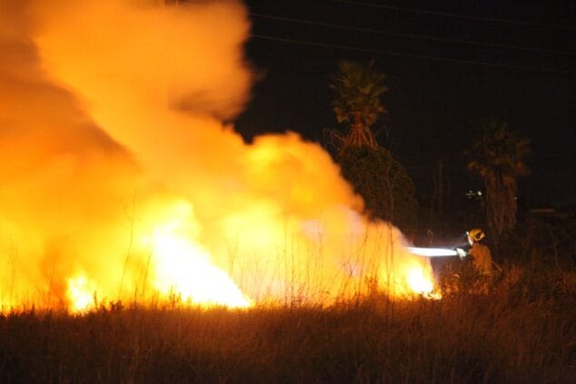 incendio de una parcela de torrecremada