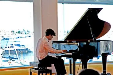 Jorge Miquel Ordoñez en el recital de piano del RCNDénia (1)