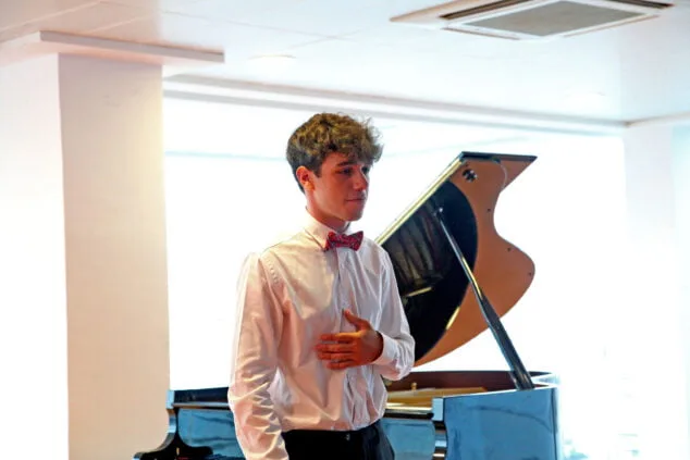 jorge miquel ordonez en el recital de piano del rcndenia 7